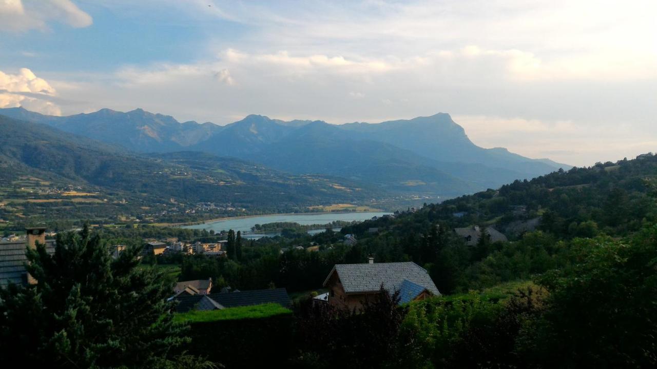 Appartement Agreable A Deux Pas Du Plan D'Eau Амбрен Екстер'єр фото